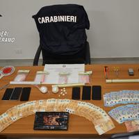 Cocaina e contanti sequestrati dai carabinieri della Compagnia di Alba Adriatica