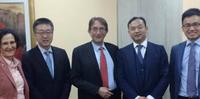 Il rettore Paola Inverardi e il sindaco Massimo Cialente con la delegazione cinese