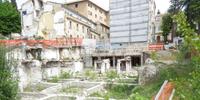 Il sito del palazzo crollato in via Campo di Fossa: nella tragedia morirono 24 persone