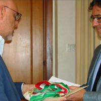 Il sindaco Di Primio consegna la fascia tricolore al capo di gabinetto Braga