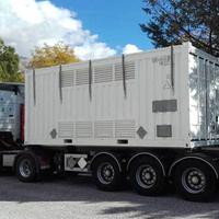 Il camion diretto ai laboratori di fisica nucleare del Gran Sasso per la prova del trasporto di materiale radiattivo