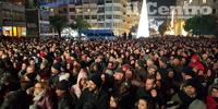 Il pubblico che ha seguito il concerto di Capodanno a piazza Salotto (foto Giampiero Lattanzio)