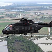 L'elicottero HH-101 Cesar dell'Aeronautica militare, capace di soccorrere persone in qualsiasi condizione di tempo