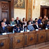 Il banco dell'opposizione con i nuovi consiglieri comunali (foto Pietro Guida)