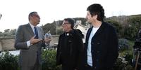 Il sindaco Marco Alessandrini con il regista Guido Chiesa e l'attore Fabio De Luigi