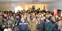 Un'assemblea dei lavoratori Honeywell: 300 addetti rischiano il licenziamento
