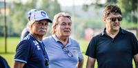 L'allenatore del Pescara Bepi Pillon, il direttore tecnico Giorgio Repetto e il presidente Daniele Sebastiani