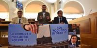La protesta di Forza Italia con l'occupazione della sala del consiglio regionale all'Aquila