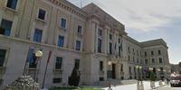 Palazzo dei Marmi, sede della Provincia di Pescara. L'inchiesta per assenteismo conta 17 indagati