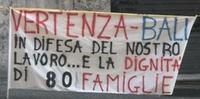 Striscione dei lavoratori della Ball, stamane a Roma, davanti al ministero dello Sviluppo economico