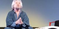 Beppe Grillo in un momento di Insomnia (ora dormo!). Questa sera è al Massimo di Pescara