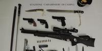 Campli, le armi sequestrate dai carabinieri nell'abitazione di un ex avvocato
