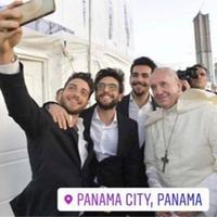 Il selfie del Volo con Papa Francesco a Panama