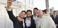 Il selfie del Volo con Papa Francesco a Panama