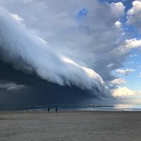 Nuvole di tempesta sul mare di Roseto degli Abruzzi (foto di Roberta Mosca)