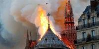 Le fiamme sopra Notre-Dame