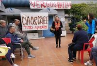 Il curatore fallimentare Claudia Mariani a colloquio con i dipendenti delle Naiadi (foto G. Lattanzio)