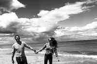 La foto della coppia in riva al mare postata da Cristina Marino