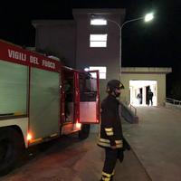 Vigili del fuoco a Villa Serena per il rogo nella clinica