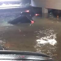 Il parcheggio interrato dell'ospedale di Pescara dopo la tempesta