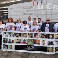 I parenti delle vittime di Rigopiano in tribunale (foto di Giampiero Lattanzio)