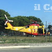 L'elicottero del 118 che ha trasportato il pensionato al Cardarelli di Napoli