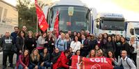 La delegazione dei lavoratori Auchan partita questa mattina per Roma (foto di Giampiero Lattanzio)