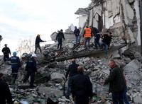 Le operazioni di soccorso in Albania dopo il sisma 6.5 della notte scorsa