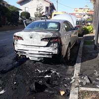 L'altra auto coinvolta nell'incendio doloso in via Pian delle Mele