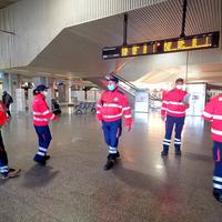 Controlli nella stazione di Pescara (foto di Giampiero Lattanzio)