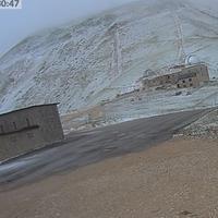 La neve a Campo Imperatore da una delle webcam del Gran Sasso