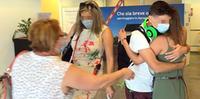 Arrivi e saluti all'Aeroporto d'Abruzzo, con le mascherine