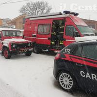 Le squadre di soccorso mobilitate per le ricerche sotto la neve (il Centro)