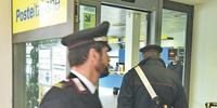 Indagini del carabinieri in un ufficio postale