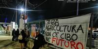 Agricoltori riuniti nell'area del'ex mercato ortofrutticolo (Cofa) a Pescara (foto di Giampiero Lattanzio)