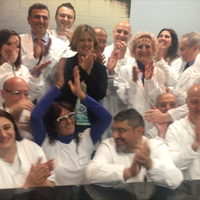 Il ministro Beatrice Lorenzin con tutto lo staff del nuovo acceleratore lineare inaugurato all'ospedale di Teramo (foto Luciano Adriani)