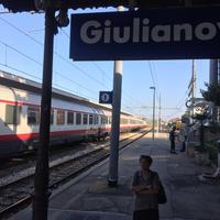 Il Frecciabianca per Taranto bloccato alla stazione di Giulianova (foto Luciano Adriani)