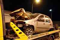 L'auto di Filippo Frezza distrutta dopo l'incidente (foto TeleAS)