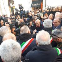 La protesta dei sindaci abruzzesi e laziali davanti a Montecitorio