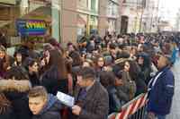 La fila per i Maneskin in centro (foto di Giampiero Lattanzio)