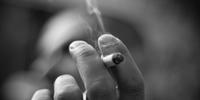 Cala il consumo di sigarette