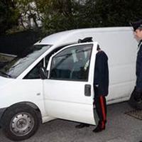 Il mezzo sequestrato dai carabinieri