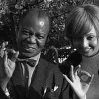 Lara Saint-Paul nel 1968 a Sanremo con il grande Louis Armstrong