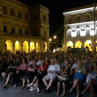 Pubblico in piazza San Giustino in una precedente edizione della Settimana Mozartiana