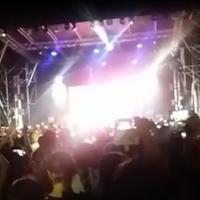 Il palco del concerto di Ricki al Marina di Pescara