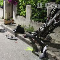 I resti della moto dopo l'incidente (foto di Arnolfo Paolucci)