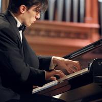 Alexander Romanovsky, il pianista terrà concerti a Mozzagrogna, Atessa e Casoli