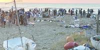 L'alba di Ferragosto a Tortoreto e i rifiuti in spiaggia