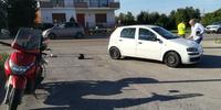 L'auto e lo scooter nell'incidente stradale di Colleranesco con un ferito grave (Foto Luciano Adriani)