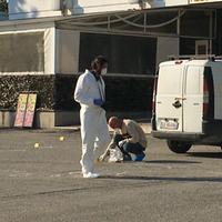 I rilievi dei carabinieri dopo la sparatoria sul piazzale di un hotel ad Alba Adriatica